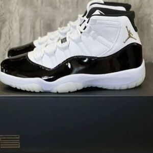 Jordan Sneakers White Black Gold